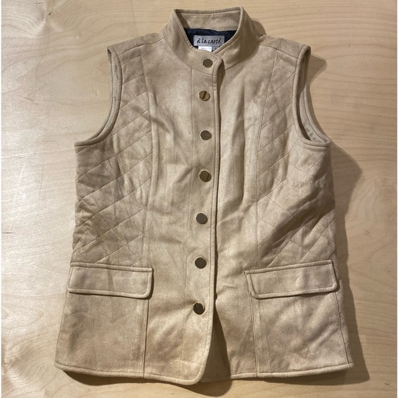 A La Carte Sleeveless Vest Small (FQ) - Picture 2 of 12